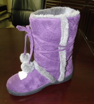 woman indoor boots